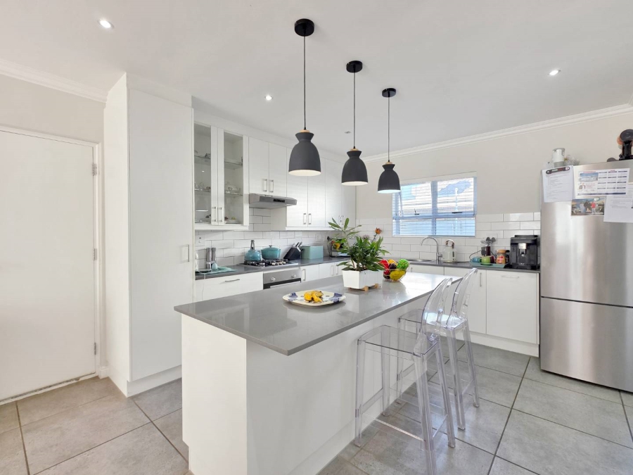3 Bedroom Property for Sale in Sunningdale Western Cape